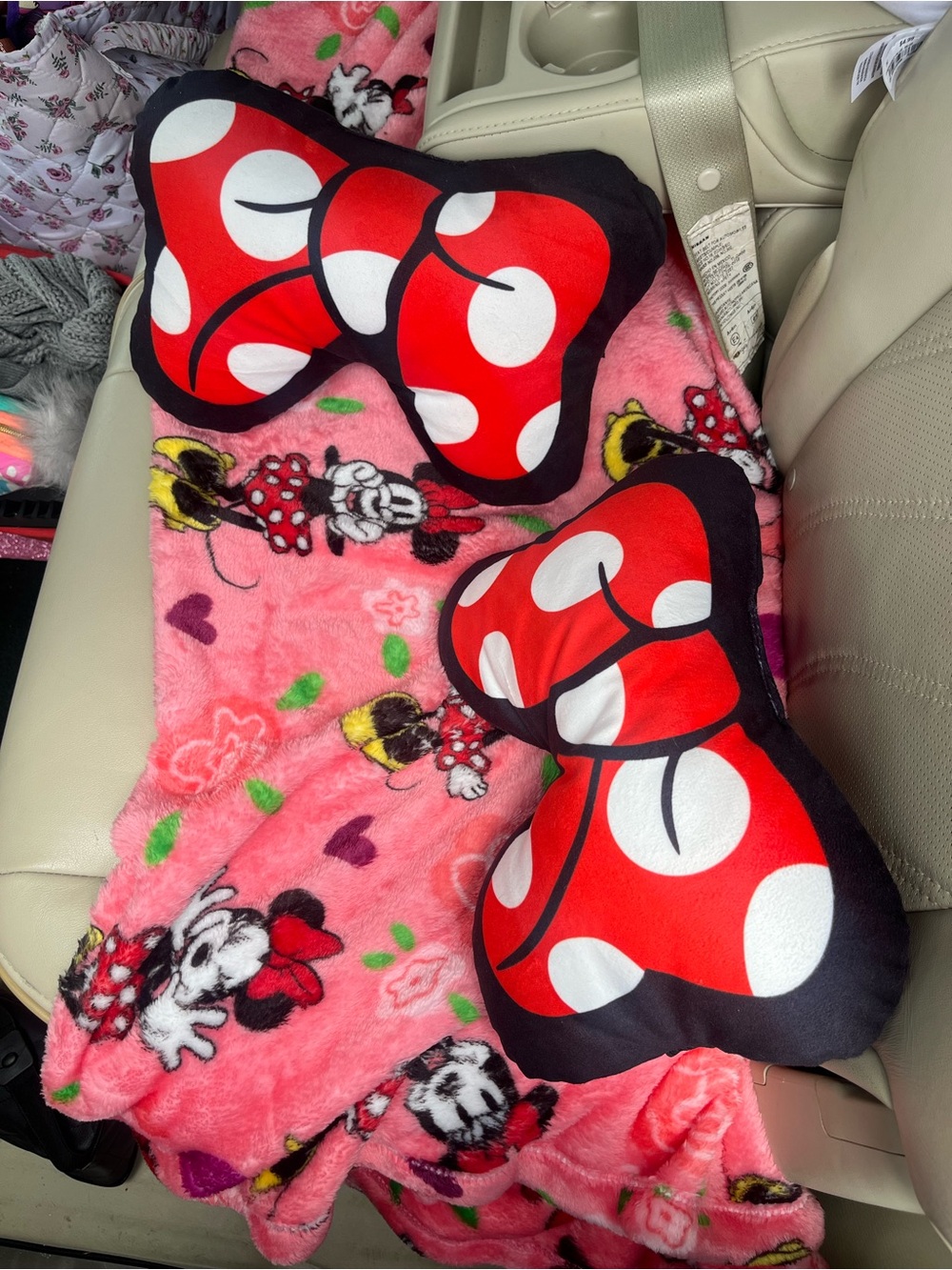 lot of 2 Disney Minnie Mouse red bow car headrest pillows